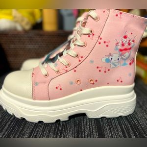 Sanrio Cinnamoroll Boots! Size WOMEN 10 brand new!